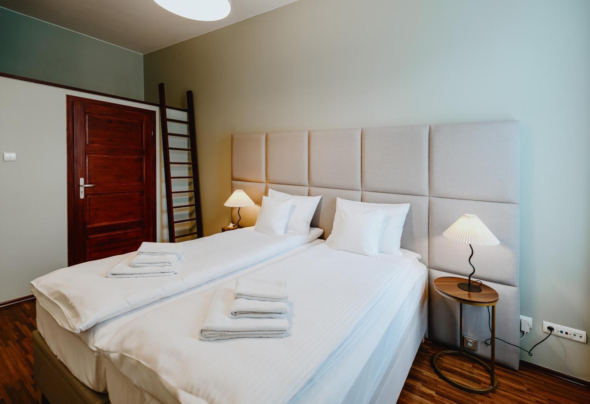 Apartament Tarlowska - Free Parking - Near Castle, Main Square & River - 3 Bedroom, Loggia, 2xtv 4k